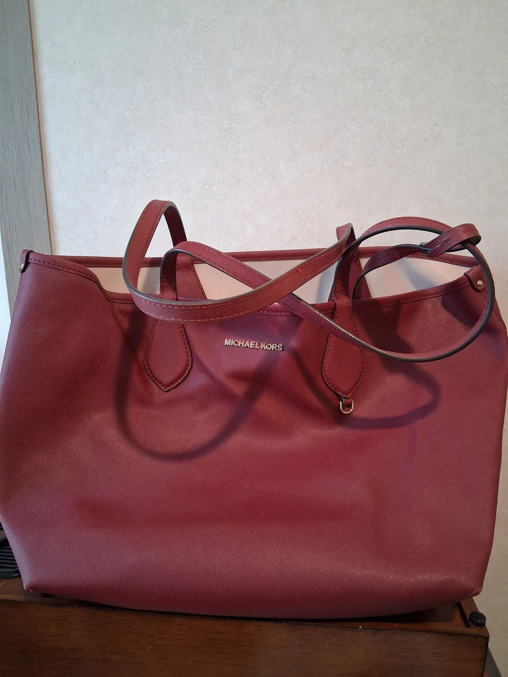 Michael Kors Burgundy Tote Bag - Classic Saffiano Leather With Attached Wallet - Picture 2 of 6